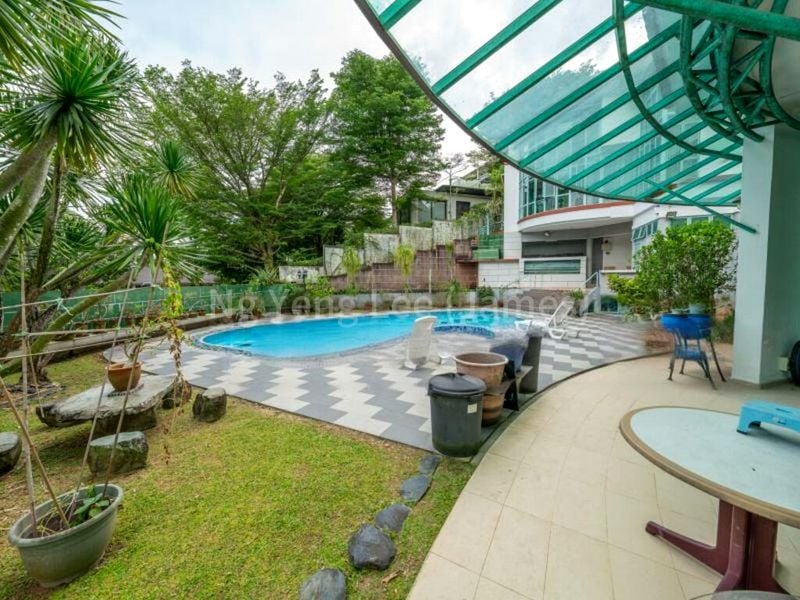 6 Bed Bungalow (Landed) for Sale in  Caldecott Hill Estate - Image 11