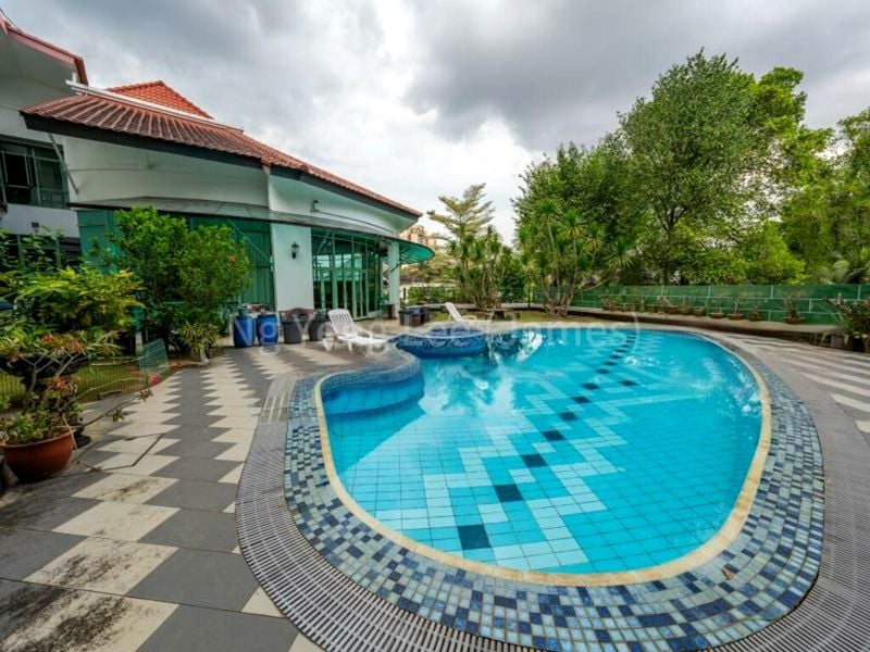 6 Bed Bungalow (Landed) for Sale in  Caldecott Hill Estate - Image 13