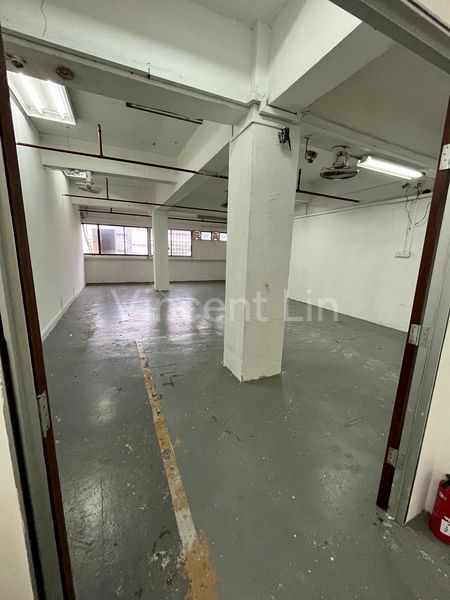Light Industrial (B1) for Rent in  Tong Lee Building Block B - Image 4