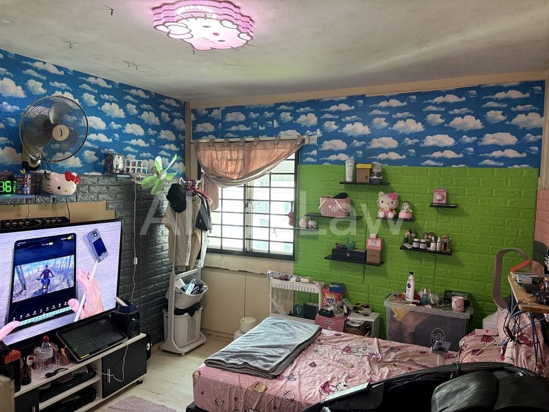 5 Room (5I) HDB for Sale in 758 Woodlands Avenue 6 - Image 2