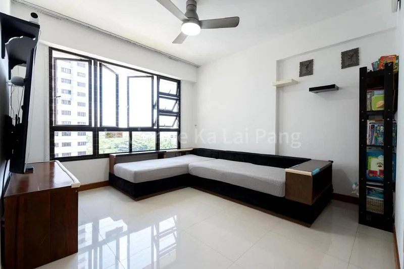 4 Room (4A) HDB for Sale in 31 Ghim Moh Link - Image 2