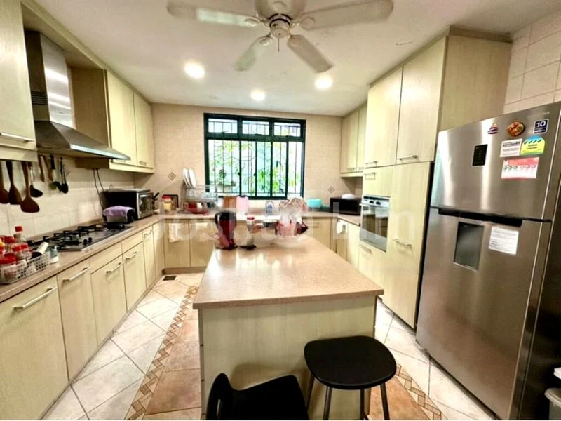 6 Bed Bungalow (Landed) for Sale in  134 Watten Estate - Image 9