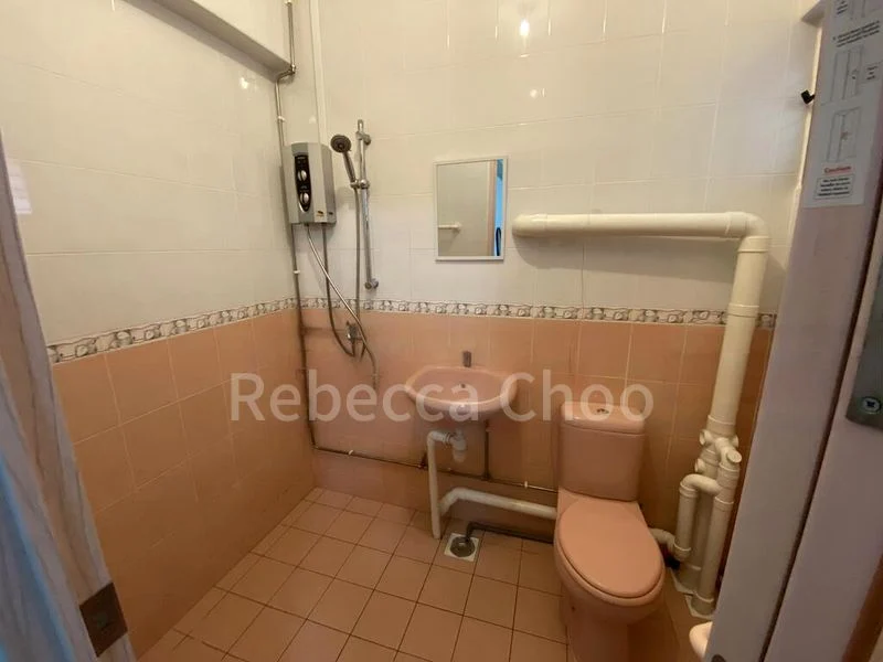 Room (HDB) for Rent in  208 Tampines Street 21 - Image 3
