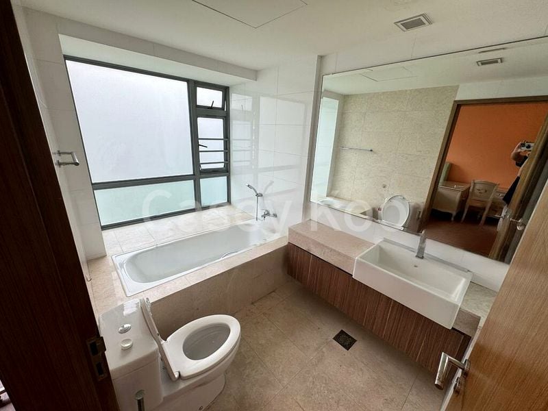 4 Bed Condo for Rent in  Waterfront Waves - Image 11