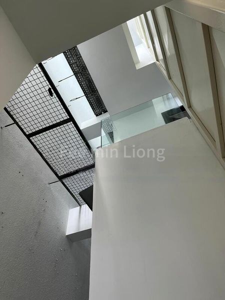 4 Bed Terraced House (Landed) for Sale in  Sri Temasek - Image 4