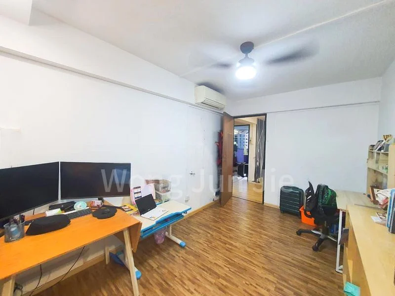 5 Room (5I) HDB for Rent in  30 Jalan Bahagia - Image 8