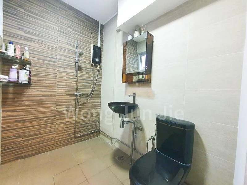 5 Room (5I) HDB for Rent in  30 Jalan Bahagia - Image 4