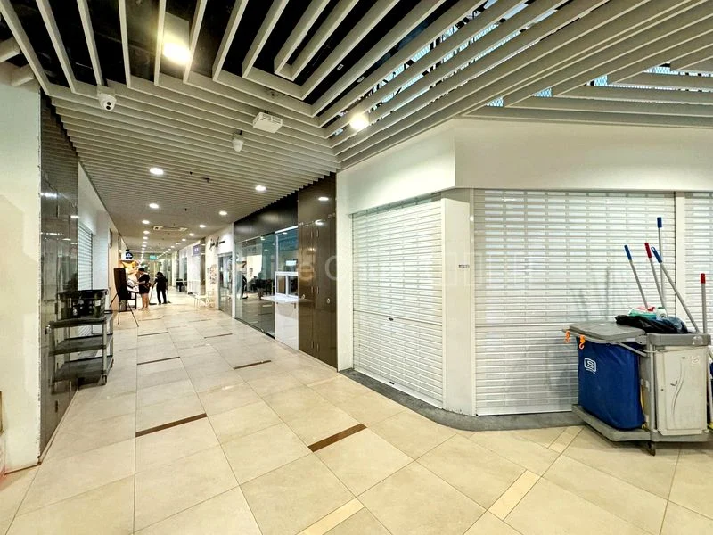 Shop / Shophouse for Sale in  Newest - Image 4