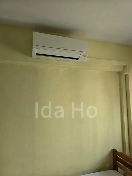 Common Room (HDB) for Rent in 118 Clementi Street 13 - Image 1