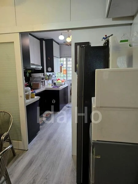 Common Room (HDB) for Rent in 118 Clementi Street 13 - Image 5
