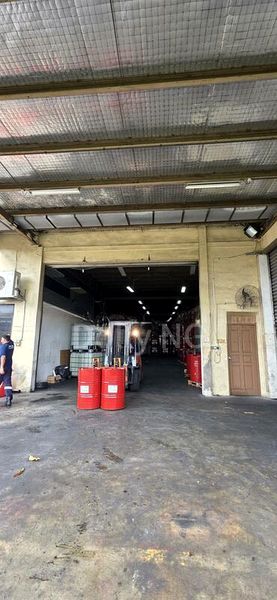 Factory / Workshop (B2) for Sale: 29-Year Long Lease. Multiple Warehouse and Factory Entrances. - Image 1