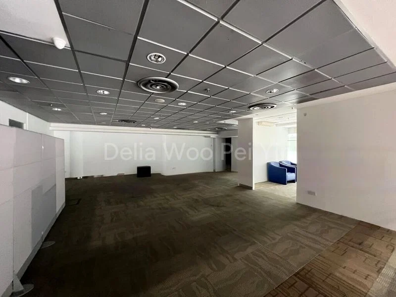 Light Industrial (B1) for Rent: Spacious B1 Unit for Car Showroom, Workshop, and/or Warehouse! - Image 4