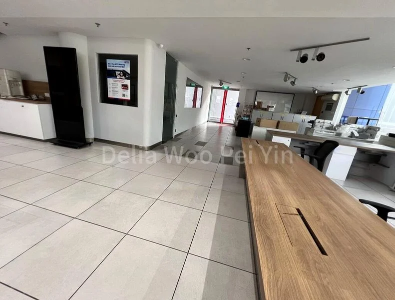 Light Industrial (B1) for Rent: Spacious B1 Unit for Car Showroom, Workshop, and/or Warehouse! - Image 6