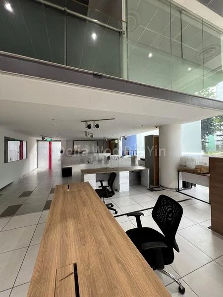 Light Industrial (B1) for Rent: Spacious B1 Unit for Car Showroom, Workshop, and/or Warehouse! - Image 7