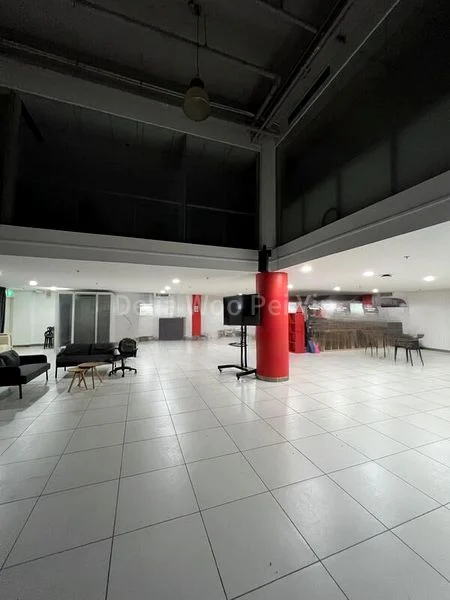 Light Industrial (B1) for Rent: Spacious B1 Unit for Car Showroom, Workshop, and/or Warehouse! - Image 8