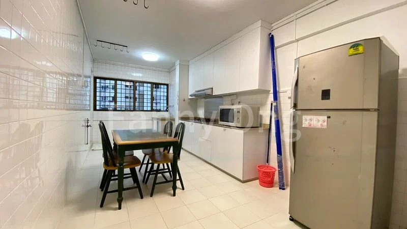 4 Room (4A) HDB for Rent in  324 Hougang Avenue 5 - Image 4