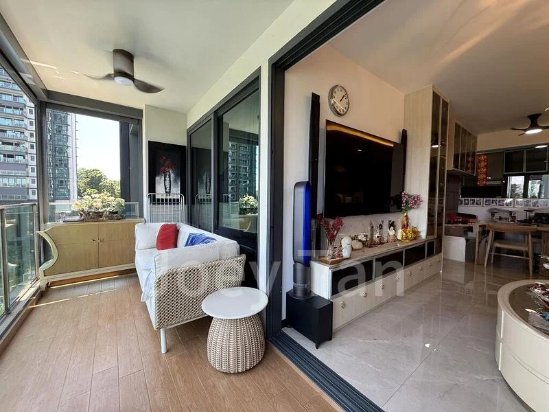 3 Bed Condo for Sale in Normanton Park - Image 2