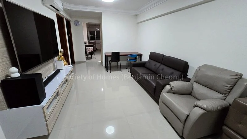 3 Room HDB for Rent in  221 Tampines Street 24 - Image 2