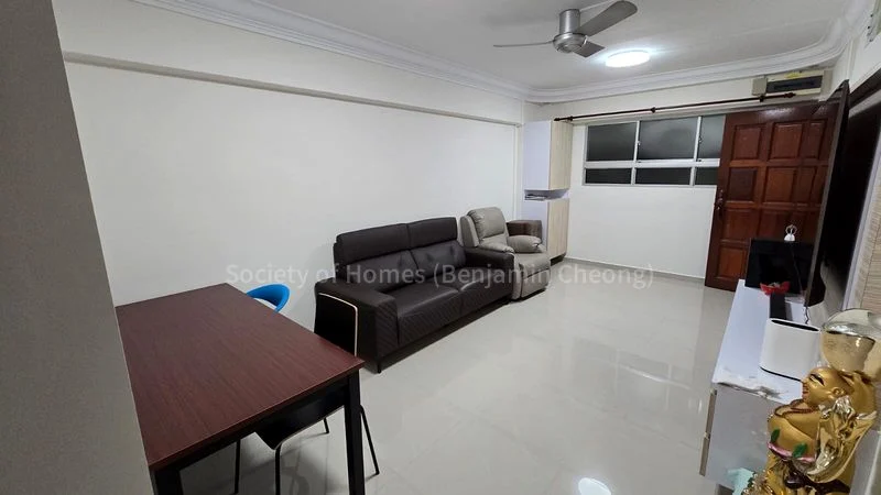 3 Room HDB for Rent in  221 Tampines Street 24 - Image 3
