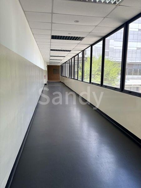 Light Industrial (B1) for Rent: Jurong Hi-Spec Office Space - Image 3