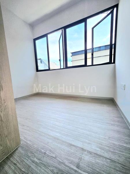 5 Bed Condo for Sale in Baywind Residences - Image 5