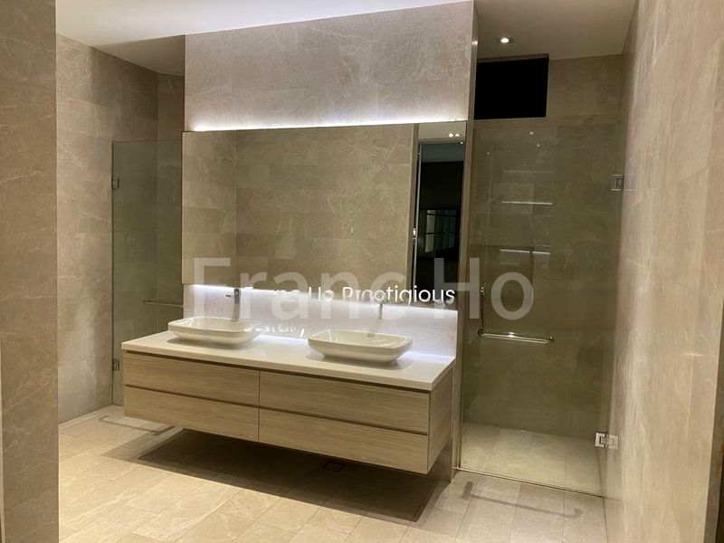 6 Bed Semi-Detached House (Landed) for Sale in Jalan Bumbong - Image 2