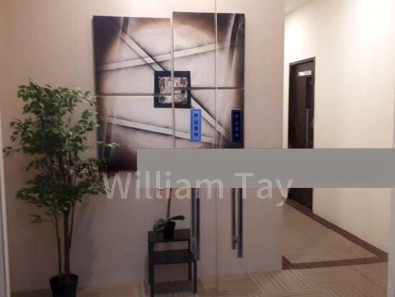 Light Industrial (B1) for Rent: Midview City - Image 1