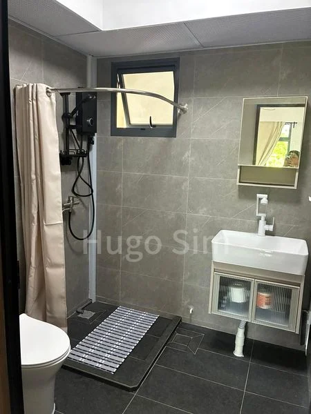 Master Room (HDB) for Rent in 376A Canberra Drive - Image 5