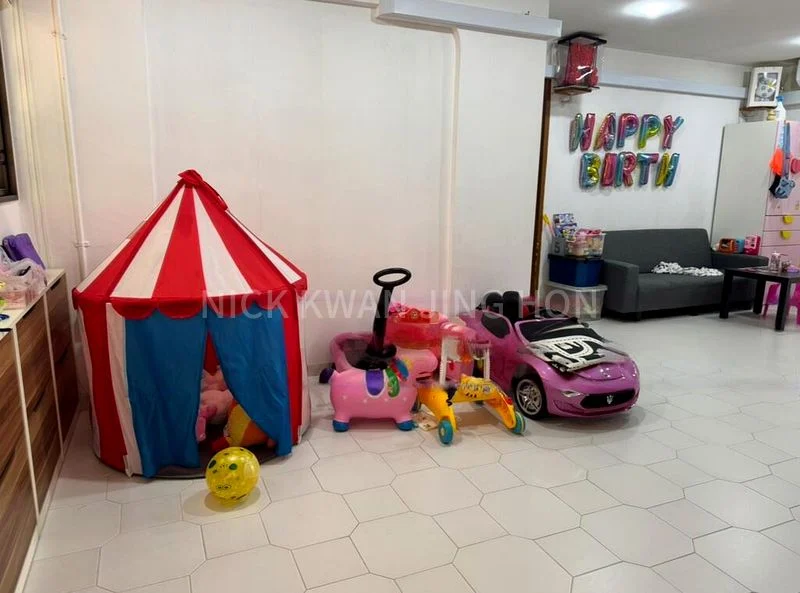 4 Room (4NG) HDB for Sale in  107 Bukit Purmei Road - Image 2