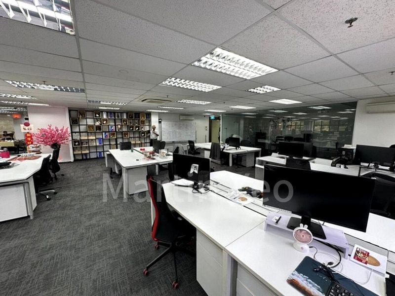 Office for Sale: Manhattan House - Image 1