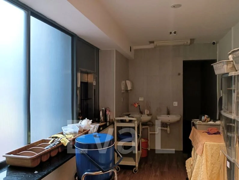 Shop / Shophouse for Rent: 2-Storey F&B Unit on Jalan Besar - Image 1