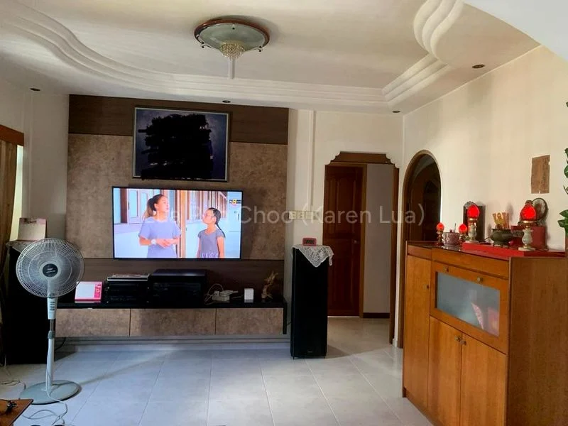 Common Room (HDB) for Rent in  576 Hougang Avenue 4 - Image 1