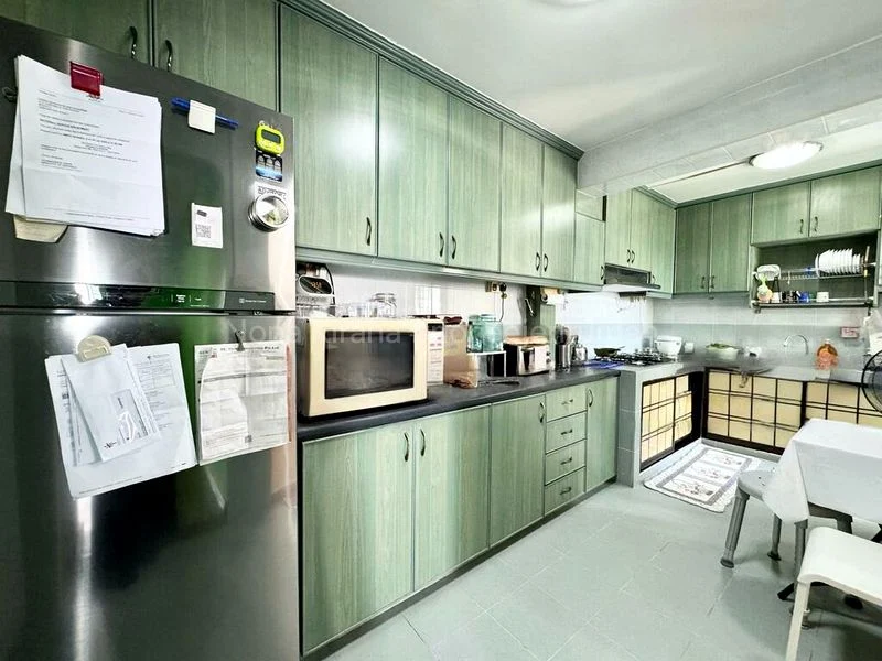 5 Room (5STD) HDB for Sale in  217 Lorong 8 Toa Payoh - Image 7