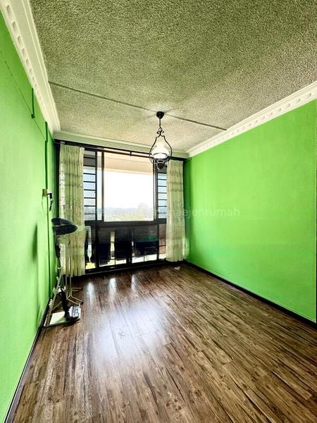 5 Room (5STD) HDB for Sale in  217 Lorong 8 Toa Payoh - Image 9