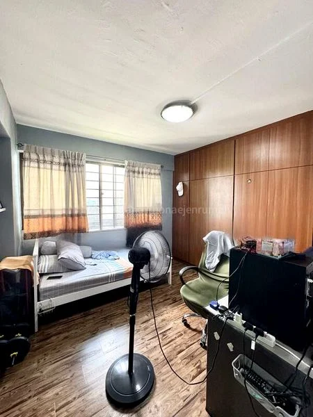 5 Room (5STD) HDB for Sale in  217 Lorong 8 Toa Payoh - Image 5