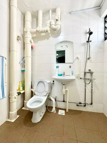 5 Room (5STD) HDB for Sale in  217 Lorong 8 Toa Payoh - Image 1