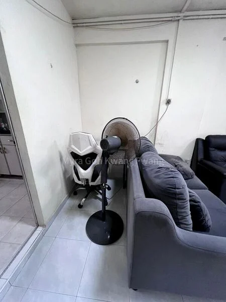 3 Room (3I) HDB for Rent in  534 Bukit Batok Street 51 - Image 2