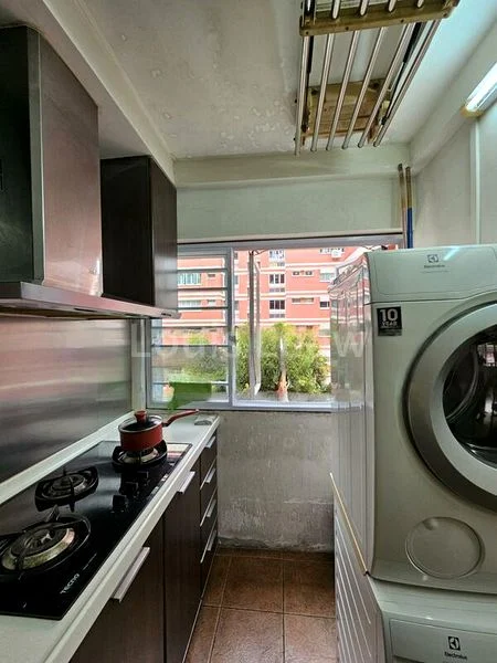 Executive HDB for Sale in  607 Elias Road - Image 4