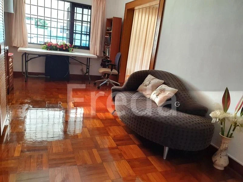 Room (Landed) for Rent in  Watten Estate - Image 8