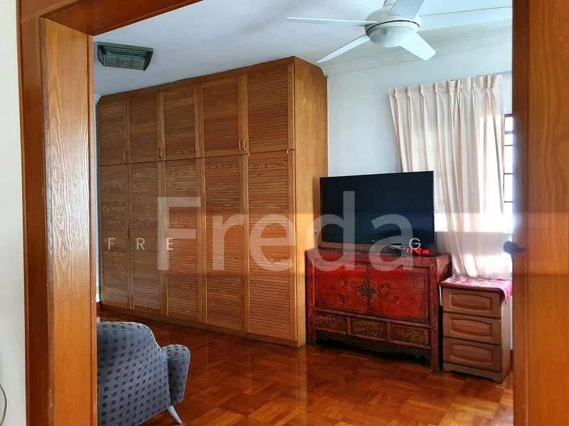 Room (Landed) for Rent in  Watten Estate - Image 11