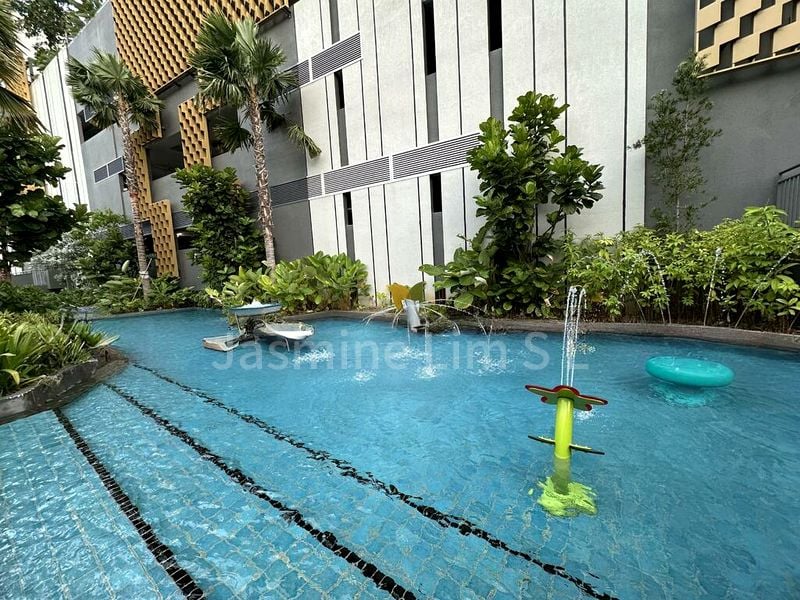 3 Bed Condo for Rent in  Penrose - Image 2