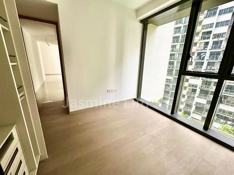 3 Bed Condo for Rent in  Penrose - Image 4