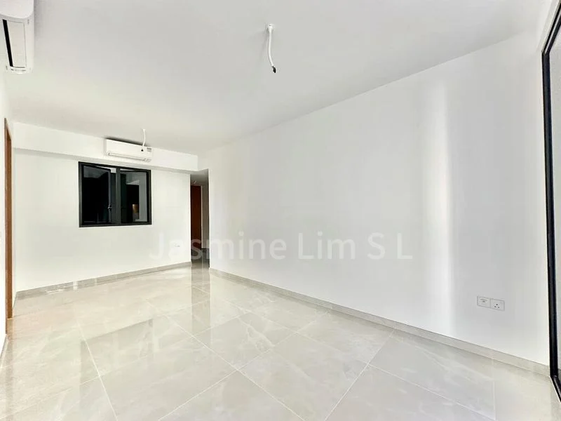 3 Bed Condo for Rent in  Penrose - Image 12