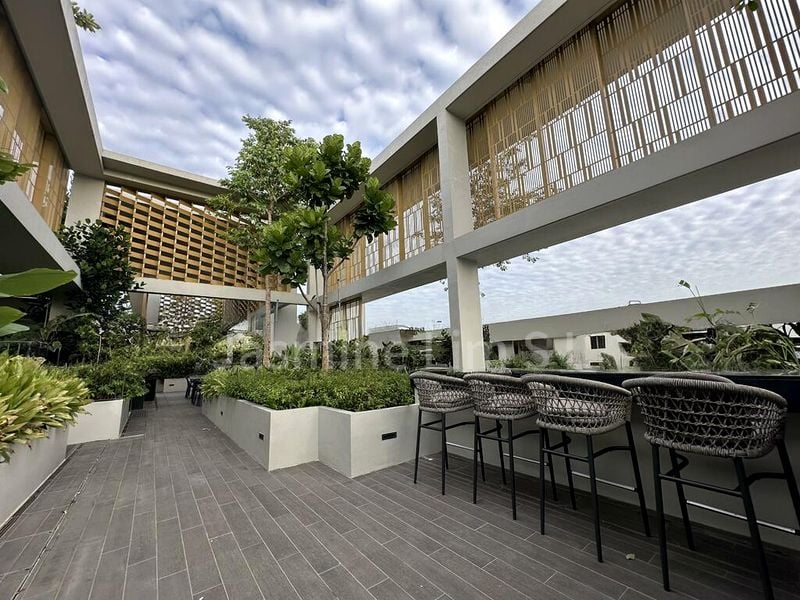 3 Bed Condo for Rent in  Penrose - Image 1