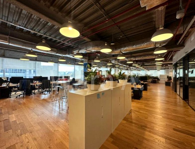 Office for Rent: UE Square - Image 8