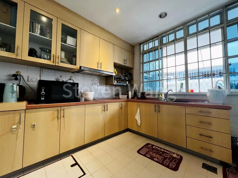 5 Bed Terraced House (Landed) for Rent in  Serangoon Avenue 3 - Image 6