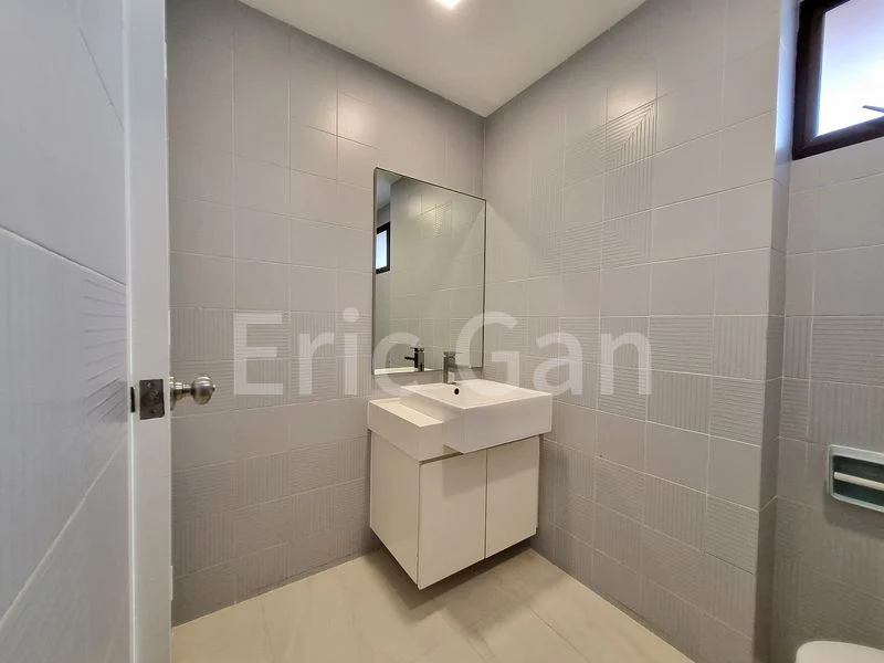 4 Bed Apartment (Condo) for Rent in  Parkway View - Image 8