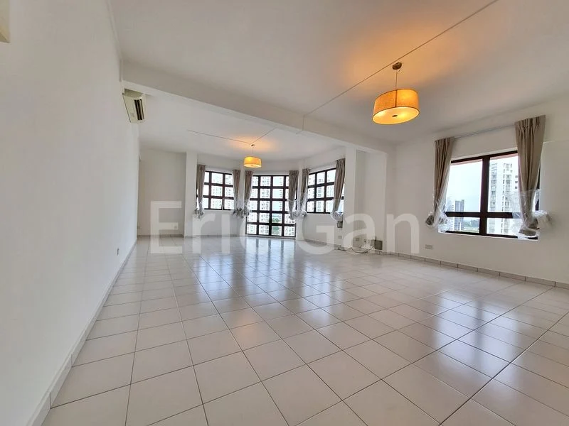4 Bed Apartment (Condo) for Rent in  Parkway View - Image 1