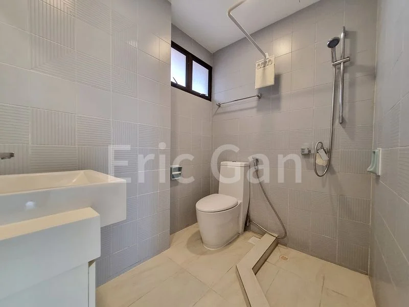 4 Bed Apartment (Condo) for Rent in  Parkway View - Image 7