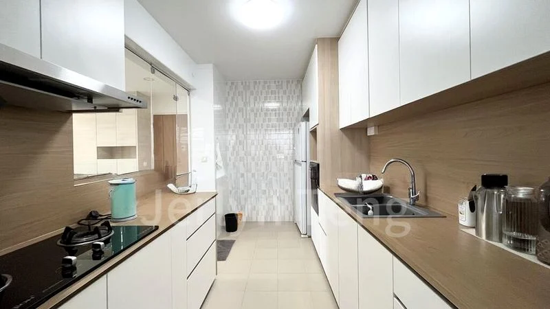 5 Room (5I) HDB for Rent in 440B Bukit Batok West Avenue 8 - Image 5